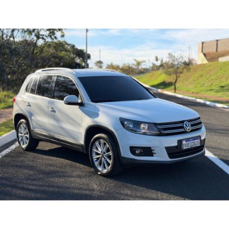 VOLKSWAGEN Tiguan 2.0 16V 4P TSI 4WD TURBO AUTOM�TICO, Foto 4