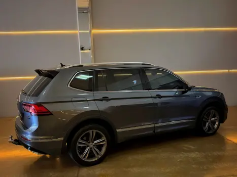 VOLKSWAGEN Tiguan 2.0 16V 4P TSI 350 TURBO R-LINE 4MOTION DSG AUTOM�TICO, Foto 2