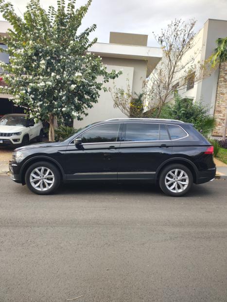 VOLKSWAGEN Tiguan 2.0 350 TSI TOTAL FLEX ALLSPACE R-LINE 4-MOTION TURBO AUTOM�TICO DSG, Foto 4