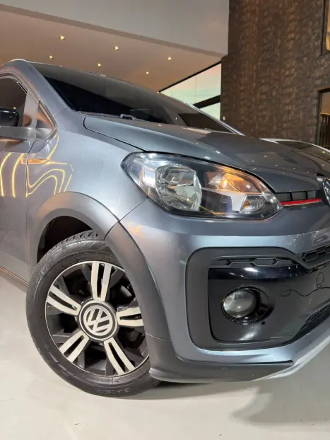 VOLKSWAGEN UP 1.0 4P FLEX 170 TSI XTREME, Foto 4
