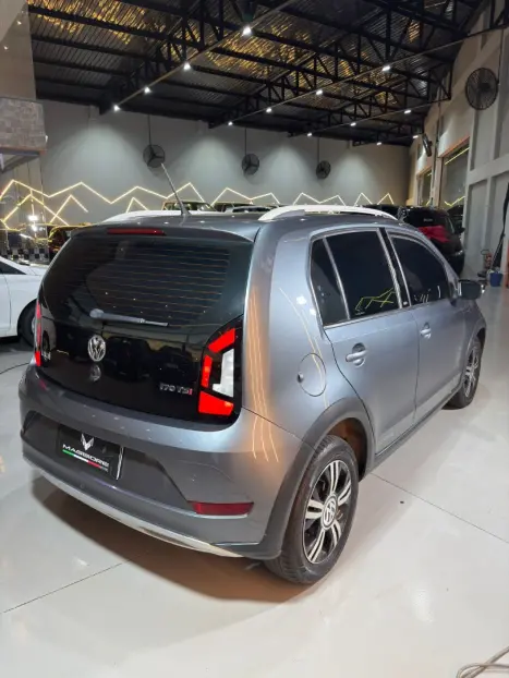 VOLKSWAGEN UP 1.0 4P FLEX 170 TSI XTREME, Foto 7