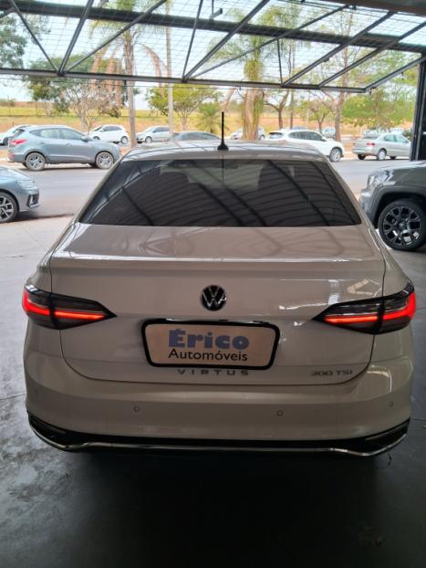 VOLKSWAGEN Virtus 1.0 4P 200 TSI FLEX COMFORTLINE AUTOMTICO, Foto 7