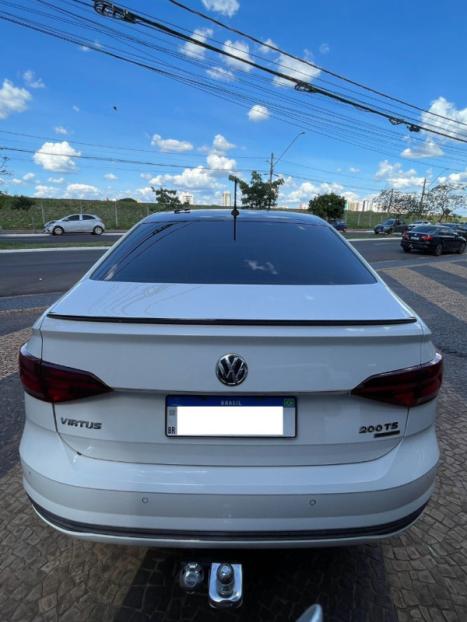 VOLKSWAGEN Virtus 1.0 4P 200 TSI FLEX COMFORTLINE AUTOM�TICO, Foto 4