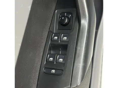 VOLKSWAGEN Virtus 1.0 4P 200 TSI FLEX COMFORTLINE AUTOM�TICO, Foto 14