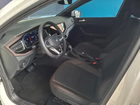 VOLKSWAGEN Virtus 1.0 4P 200 TSI FLEX HIGHLINE AUTOM�TICO, Foto 11