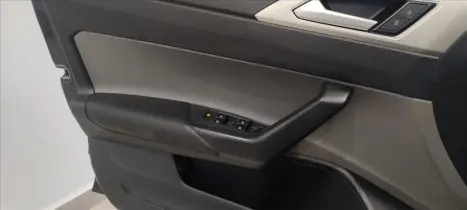 VOLKSWAGEN Virtus 1.0 4P 200 TSI FLEX HIGHLINE AUTOM�TICO, Foto 11