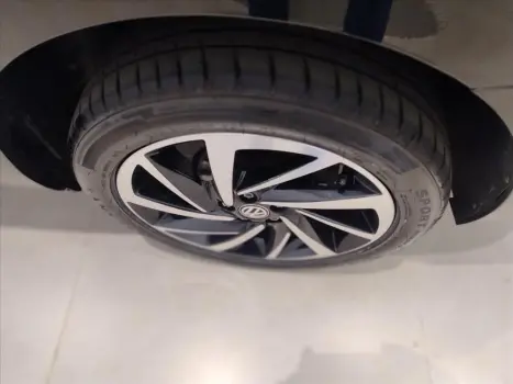 VOLKSWAGEN Virtus 1.0 4P 200 TSI FLEX HIGHLINE AUTOM�TICO, Foto 12