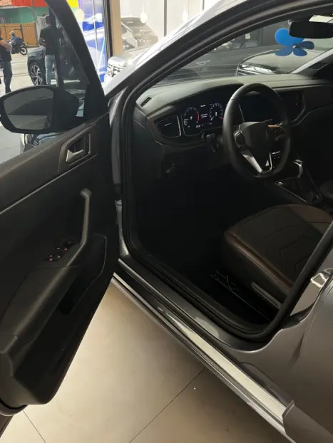 VOLKSWAGEN Virtus 1.0 4P 200 TSI FLEX HIGHLINE AUTOM�TICO, Foto 7