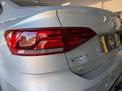 VOLKSWAGEN Virtus 1.6 4P MSI FLEX AUTOM�TICO, Foto 3