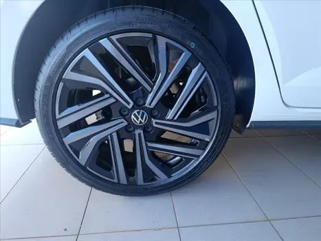VOLKSWAGEN Virtus 1.4 4P 250 TSI EXCLUSIVE AUTOM�TICO, Foto 13