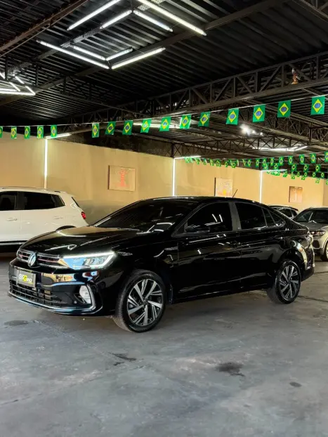 VOLKSWAGEN Virtus 1.0 4P 200 TSI FLEX HIGHLINE AUTOM�TICO, Foto 2