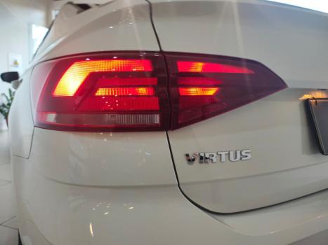 VOLKSWAGEN Virtus 1.0 4P 200 TSI FLEX HIGHLINE AUTOM�TICO, Foto 14