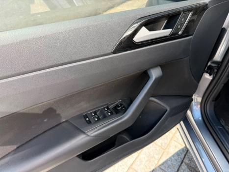 VOLKSWAGEN Virtus 1.0 4P 200 TSI FLEX COMFORTLINE AUTOM�TICO, Foto 14