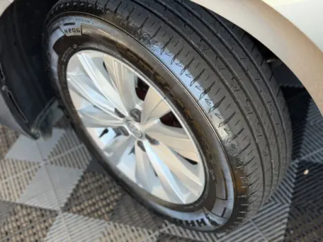 VOLKSWAGEN Virtus 1.6 4P MSI FLEX AUTOM�TICO, Foto 16