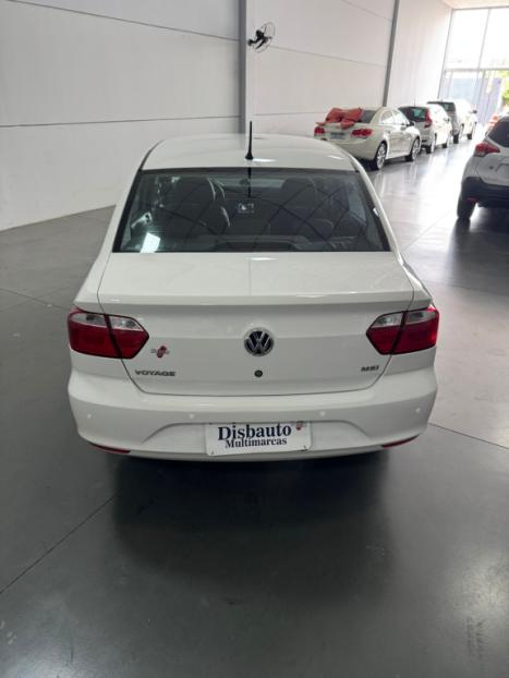 VOLKSWAGEN Voyage 1.6 4P FLEX MSI AUTOM�TICO, Foto 9