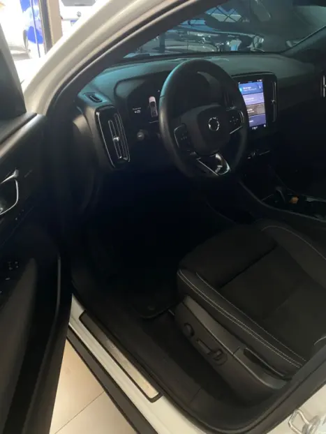 VOLVO C40 P8 4P TWIN ULTIMATE ELETRIC RECHARGE, Foto 8