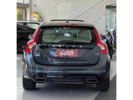 VOLVO V60 2.0 4P T5 MOMENTUM TURBO AUTOMTICO, Foto 2