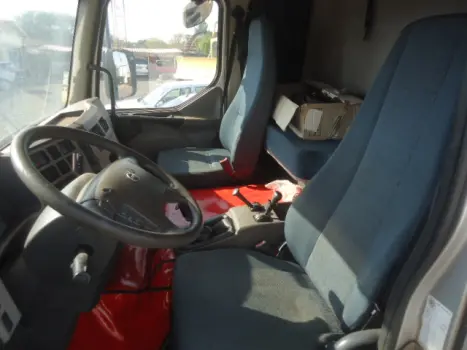 VOLVO VM 330 6X2 R, Foto 3