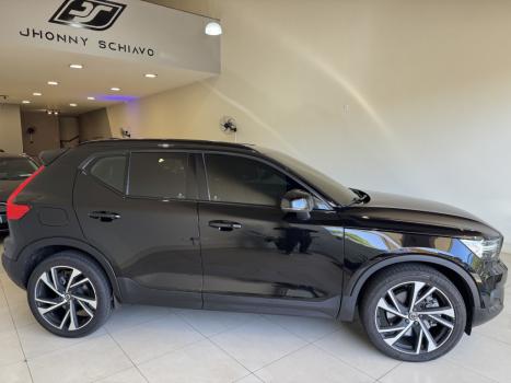 VOLVO XC40 1.5 16V 4P T5 RECHARGE HÍBRIDO R-DESIGN GEARTRONIC AUTOMÁTICO, Foto 5 VOLVO XC40 1.5 16V 4P T5 RECHARGE HÍBRIDO R-DESIGN GEARTRONIC AUTOMÁTICO, Foto 5