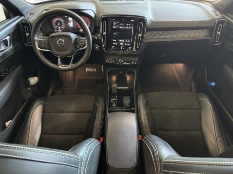 VOLVO XC40 1.5 16V 4P T5 RECHARGE HÍBRIDO R-DESIGN GEARTRONIC AUTOMÁTICO, Foto 2 VOLVO XC40 1.5 16V 4P T5 RECHARGE HÍBRIDO R-DESIGN GEARTRONIC AUTOMÁTICO, Foto 2