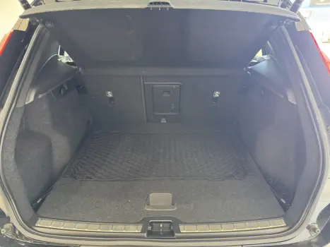VOLVO XC40 1.5 16V 4P T5 RECHARGE HÍBRIDO R-DESIGN GEARTRONIC AUTOMÁTICO, Foto 16 VOLVO XC40 1.5 16V 4P T5 RECHARGE HÍBRIDO R-DESIGN GEARTRONIC AUTOMÁTICO, Foto 16