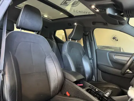 VOLVO XC40 1.5 16V 4P T5 RECHARGE HÍBRIDO R-DESIGN GEARTRONIC AUTOMÁTICO, Foto 10 VOLVO XC40 1.5 16V 4P T5 RECHARGE HÍBRIDO R-DESIGN GEARTRONIC AUTOMÁTICO, Foto 10
