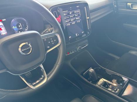 VOLVO XC40 1.5 16V 4P T5 RECHARGE HBRIDO R-DESIGN GEARTRONIC AUTOMTICO, Foto 6