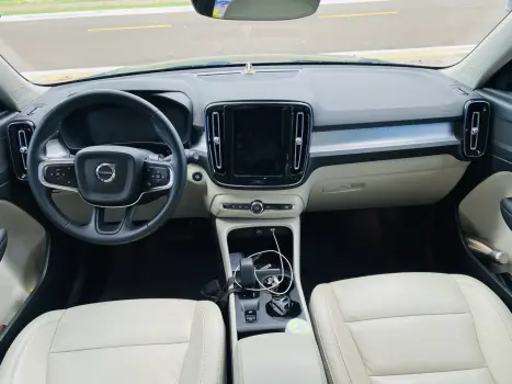 VOLVO XC40 1.5 16V 4P T5 RECHARGE H�BRIDO INSCRIPTION GEARTRONIC AUTOM�TICO, Foto 11