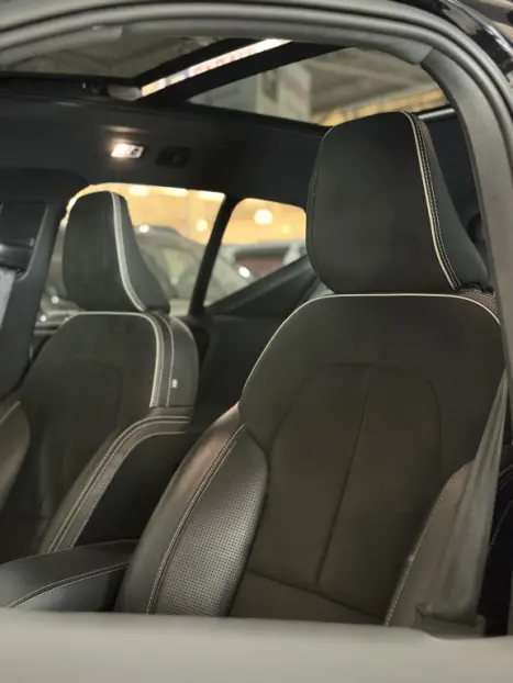 VOLVO XC40 1.5 16V 4P T5 RECHARGE HÍBRIDO R-DESIGN GEARTRONIC AUTOMÁTICO, Foto 12