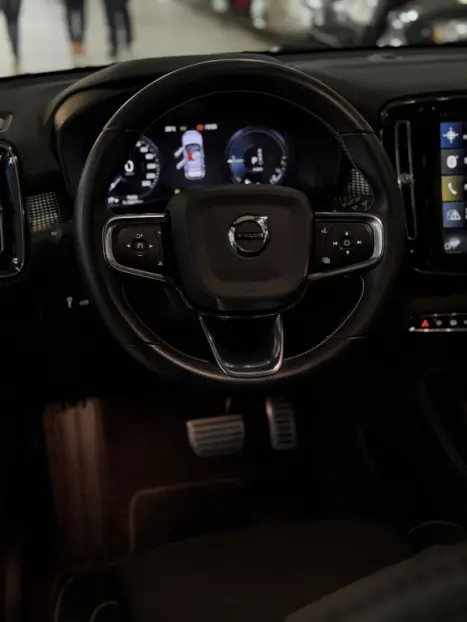 VOLVO XC40 1.5 16V 4P T5 RECHARGE HÍBRIDO R-DESIGN GEARTRONIC AUTOMÁTICO, Foto 17