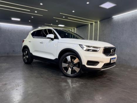 VOLVO XC40 2.0 16V 4P T5 TURBO MOMENTUM AWD GEARTRONIC AUTOM�TICO, Foto 2
