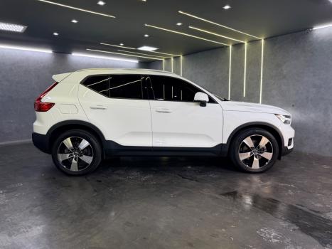 VOLVO XC40 2.0 16V 4P T5 TURBO MOMENTUM AWD GEARTRONIC AUTOM�TICO, Foto 4