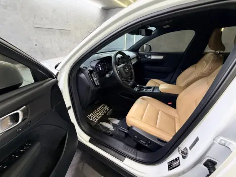 VOLVO XC40 2.0 16V 4P T5 TURBO MOMENTUM AWD GEARTRONIC AUTOM�TICO, Foto 8