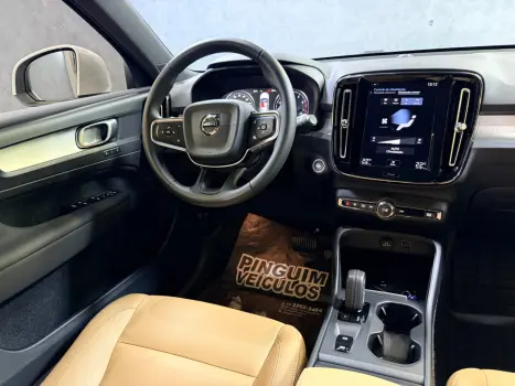 VOLVO XC40 2.0 16V 4P T5 TURBO MOMENTUM AWD GEARTRONIC AUTOM�TICO, Foto 10