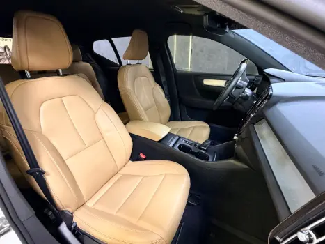 VOLVO XC40 2.0 16V 4P T5 TURBO MOMENTUM AWD GEARTRONIC AUTOM�TICO, Foto 11