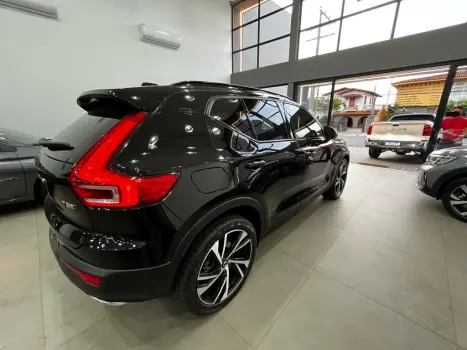 VOLVO XC40 2.0 16V 4P T5 TURBO R-DESIGN AWD GEARTRONIC AUTOM�TICO, Foto 6