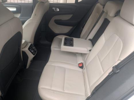 VOLVO XC40 2.0 16V 4P T5 TURBO MOMENTUM AWD GEARTRONIC AUTOM�TICO, Foto 8