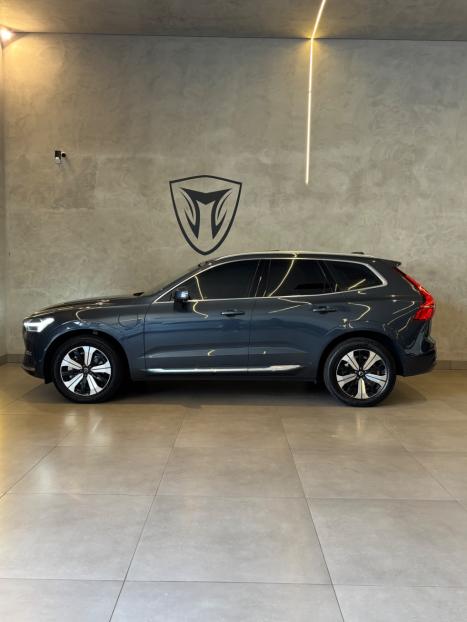 VOLVO XC60 2.0 16V 4P T8 RECHARGE HBRIDO PLUS AWD TURBO GEARTRONIC AUTOMTICO, Foto 4
