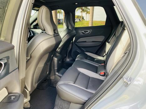 VOLVO XC60 2.0 16V 4P T8 RECHARGE H�BRIDO ULTIMATE DARK AWD TURBO GEARTRONIC AUTOM�TICO, Foto 8