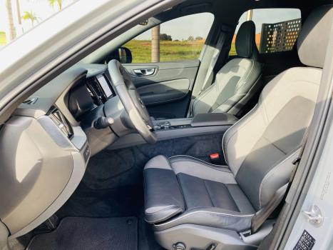 VOLVO XC60 2.0 16V 4P T8 RECHARGE H�BRIDO ULTIMATE DARK AWD TURBO GEARTRONIC AUTOM�TICO, Foto 11