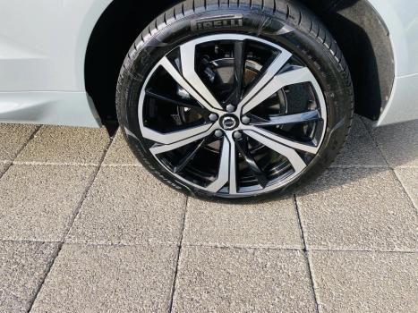 VOLVO XC60 2.0 16V 4P T8 RECHARGE H�BRIDO ULTIMATE DARK AWD TURBO GEARTRONIC AUTOM�TICO, Foto 12