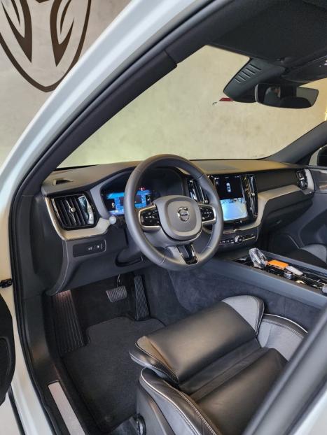 VOLVO XC60 2.0 16V 4P T8 RECHARGE H�BRIDO ULTIMATE DARK AWD TURBO GEARTRONIC AUTOM�TICO, Foto 6