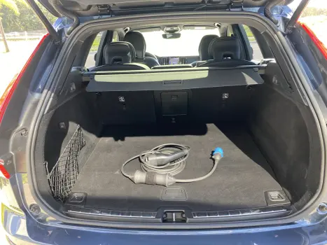 VOLVO XC60 2.0 16V 4P T8 HYBRID R-DESIGN AWD GEARTRONIC AUTOM�TICO, Foto 17