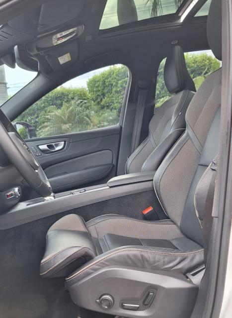VOLVO XC60 2.0 16V 4P T8 RECHARGE HÍBRIDO ULTIMATE DARK AWD TURBO GEARTRONIC AUTOMÁTICO, Foto 8