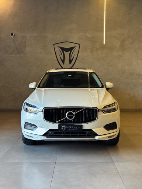 VOLVO XC60 2.0 4P D5 MOMENTUM DIESEL AWD GEARTRONIC, Foto 2