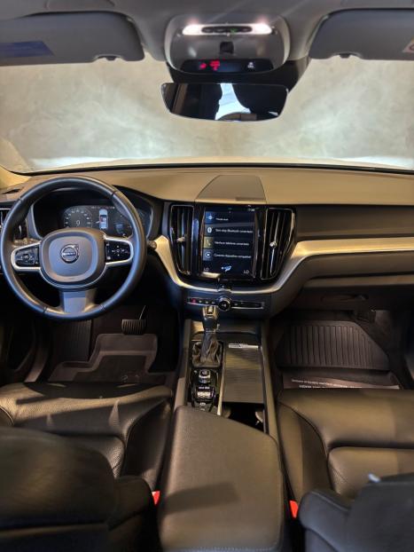 VOLVO XC60 2.0 4P D5 MOMENTUM DIESEL AWD GEARTRONIC, Foto 5