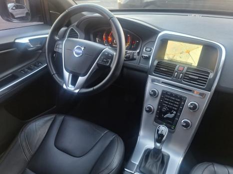 VOLVO XC60 2.4 4P AWD MOMENTUM DIESEL AUTOMTICO, Foto 2
