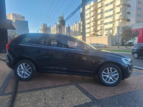 VOLVO XC60 2.4 4P AWD MOMENTUM DIESEL AUTOMTICO, Foto 6