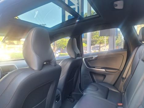 VOLVO XC60 2.4 4P AWD MOMENTUM DIESEL AUTOMTICO, Foto 9