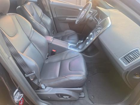 VOLVO XC60 2.4 4P AWD MOMENTUM DIESEL AUTOMTICO, Foto 12